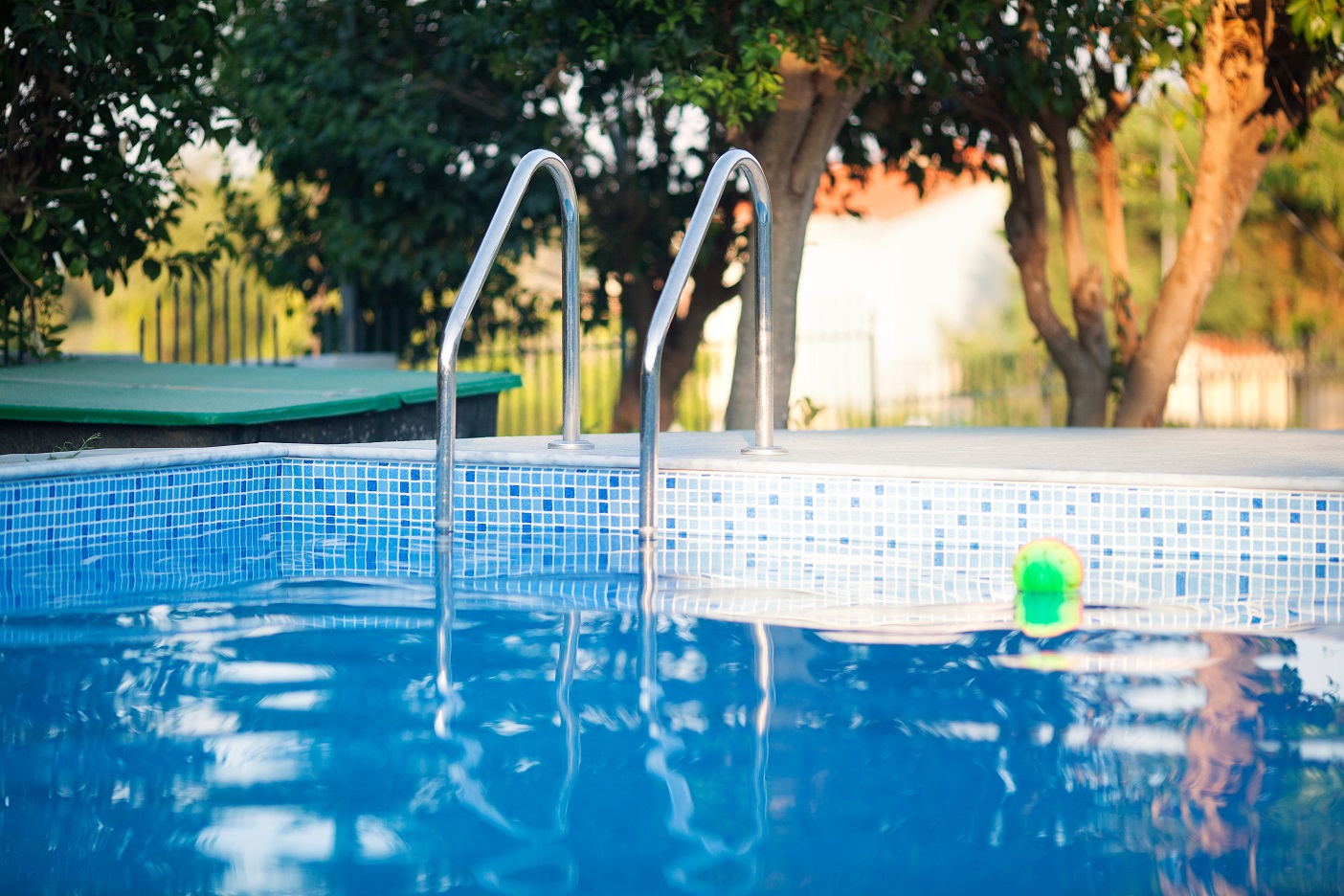 swimming pool with ladder 